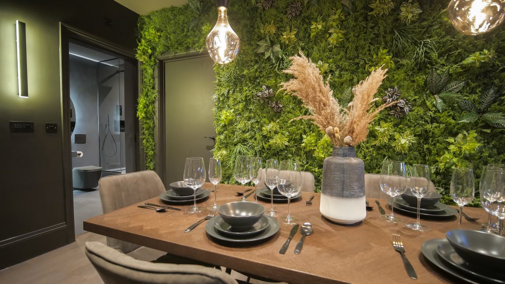 Midnight-Dining-room